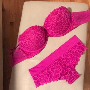 Victoria’s Secret Bra & Panty Set S 36D